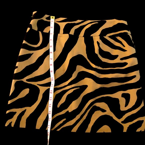 Animal print skirt. - Picture 2 of 3